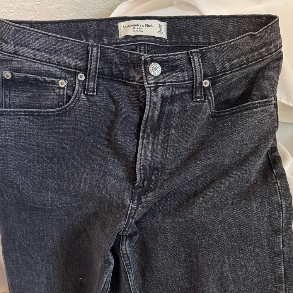 Abercrombie & Fitch The Mom High Rise Dark Gray/black Wash Jeans